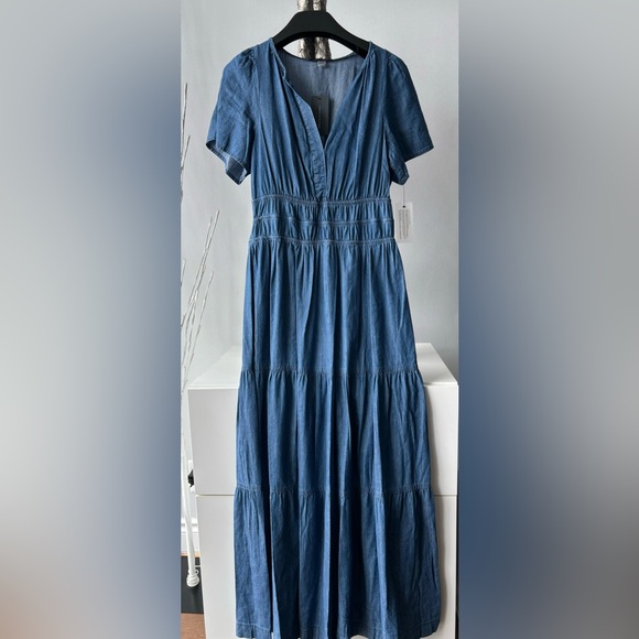 Tommy Hilfiger Dresses & Skirts - NWT💥Tommy Hilfiger, Blue V-Neck Maxi Dress, size 4